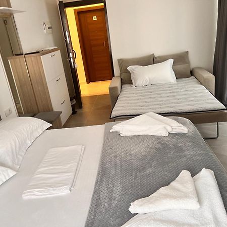 D&D Hotel Shëngjin المظهر الخارجي الصورة