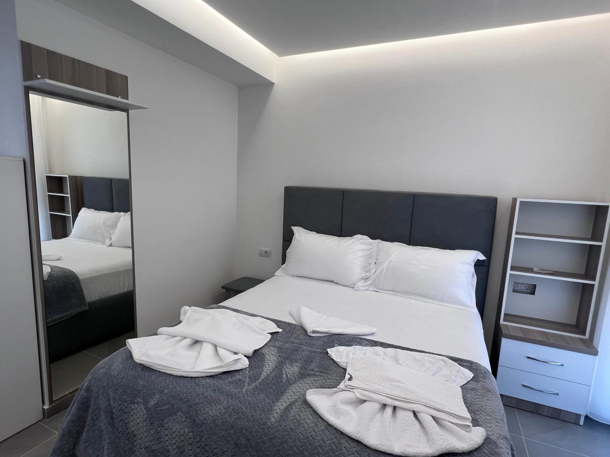 D&D Hotel Shëngjin المظهر الخارجي الصورة
