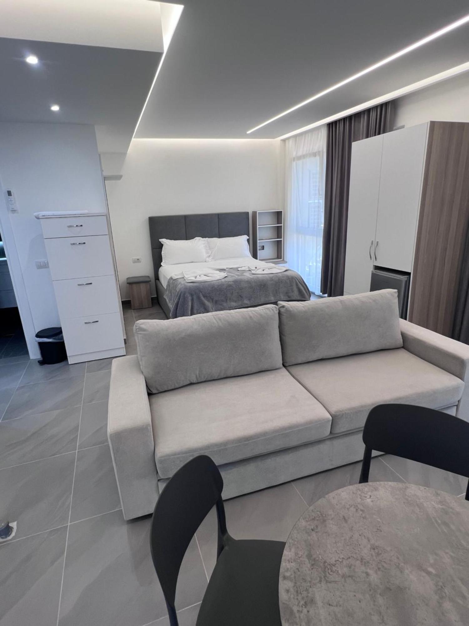 D&D Hotel Shëngjin المظهر الخارجي الصورة
